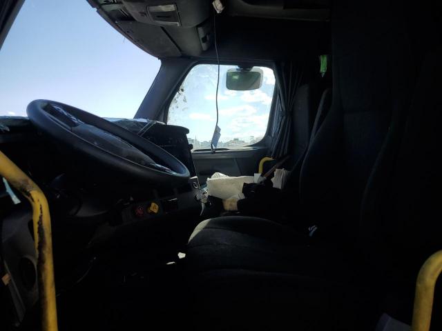 Freightliner Cascadia 1 Image 4