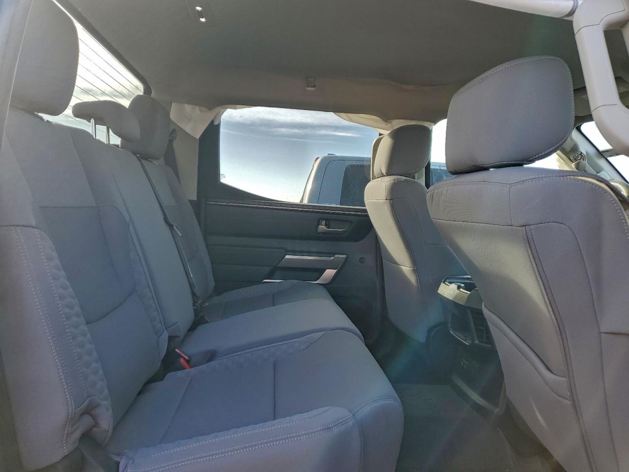 Toyota Tundra Crewmax Sr Image 11