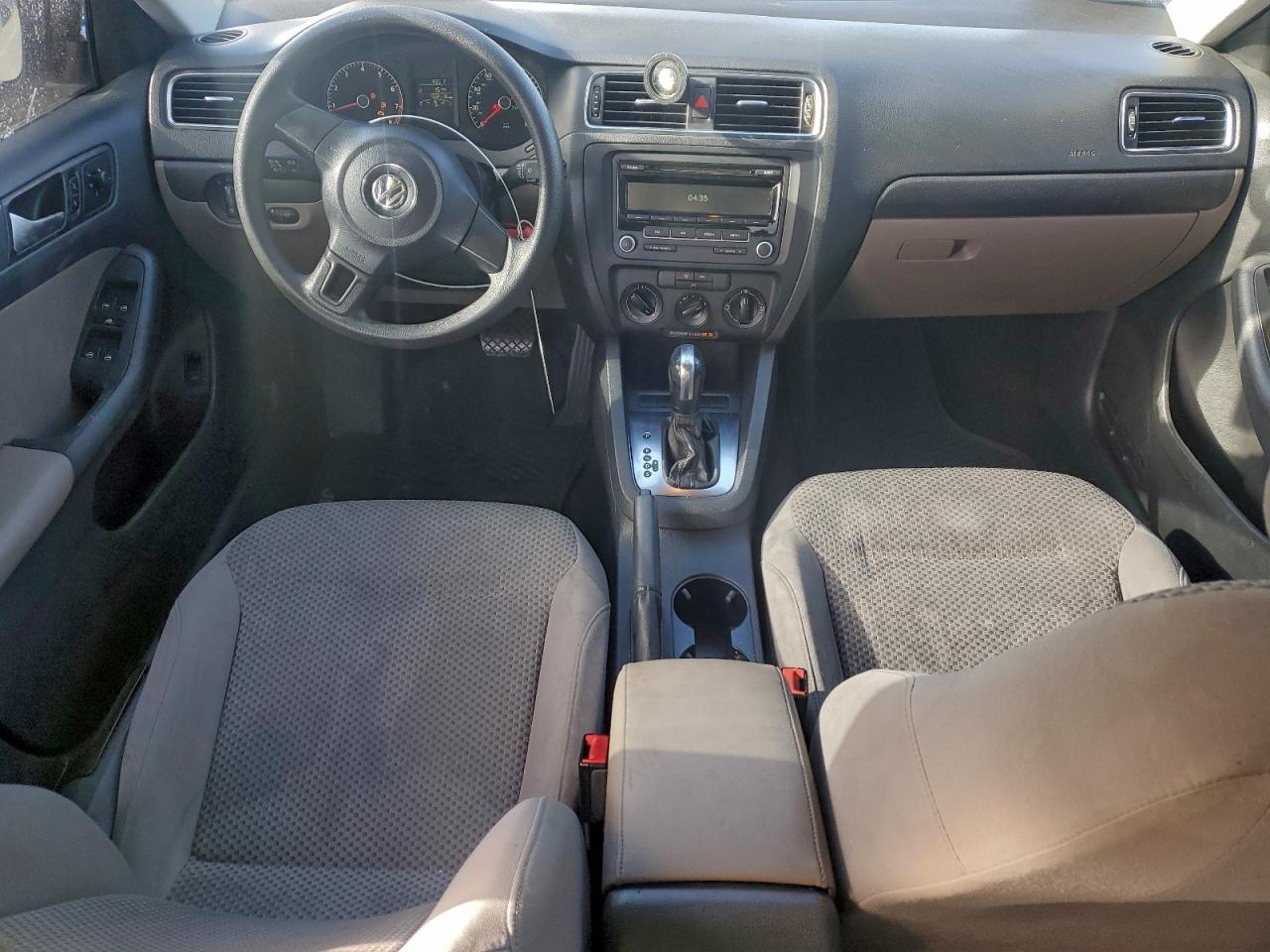 Volkswagen Jetta Base Image 10