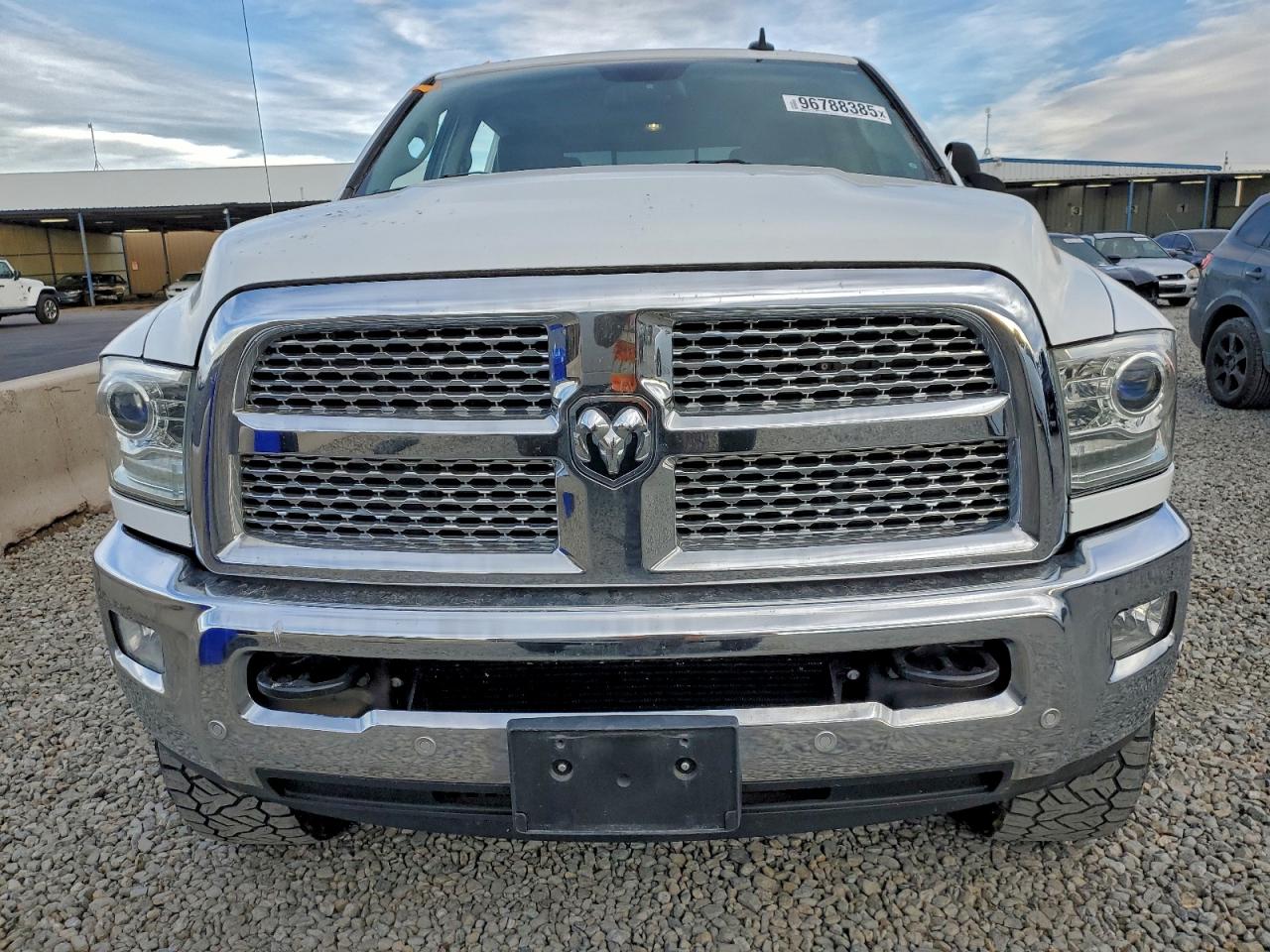 Ram 2500 Laramie Image 8