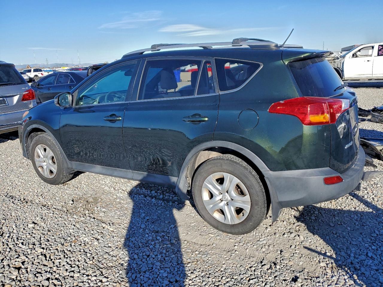 Toyota RAV4 Le Image 9