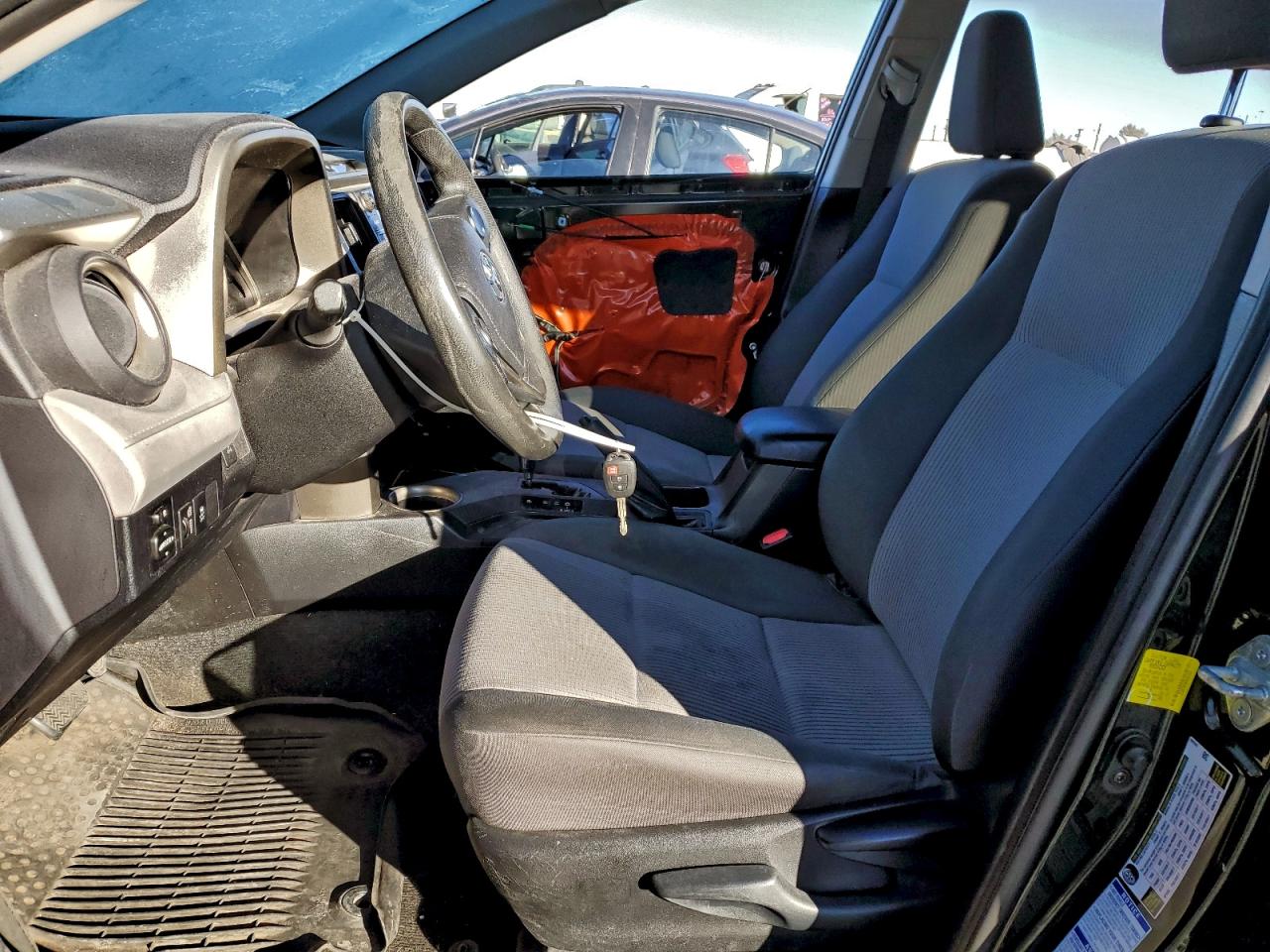 Toyota RAV4 Le Image 8