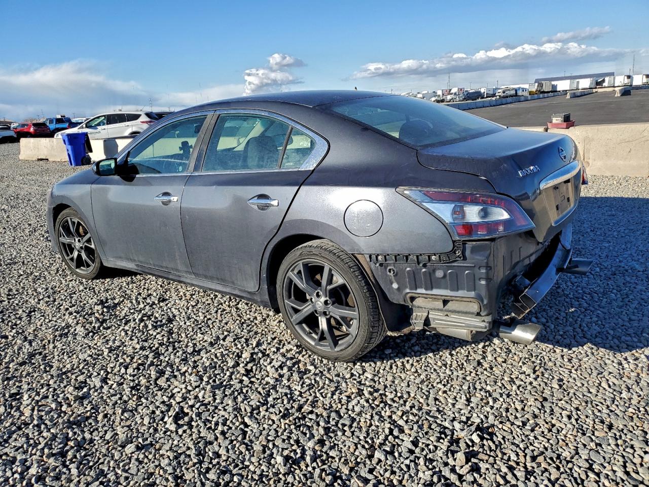 Nissan Maxima S Image 9