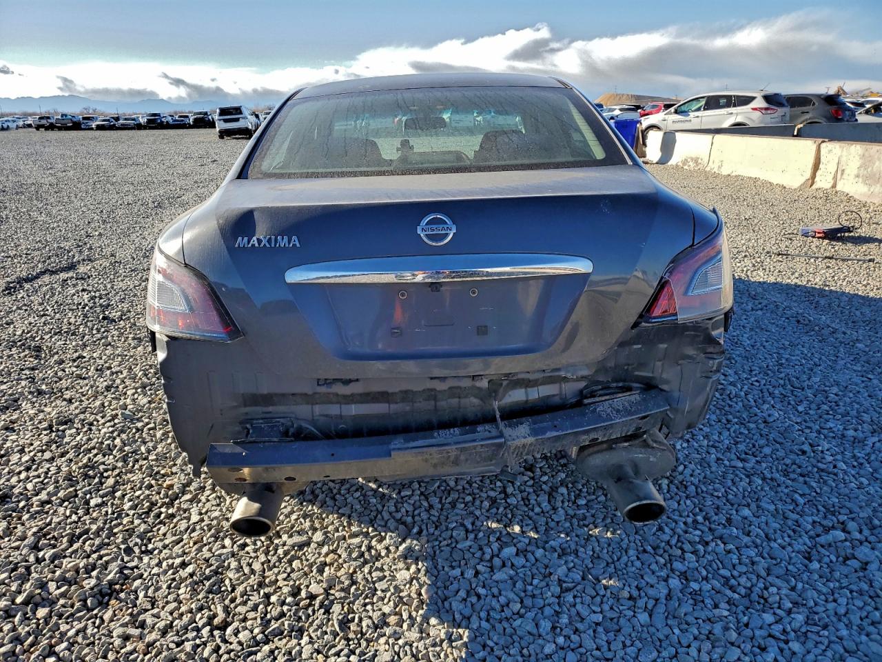 Nissan Maxima S Image 4