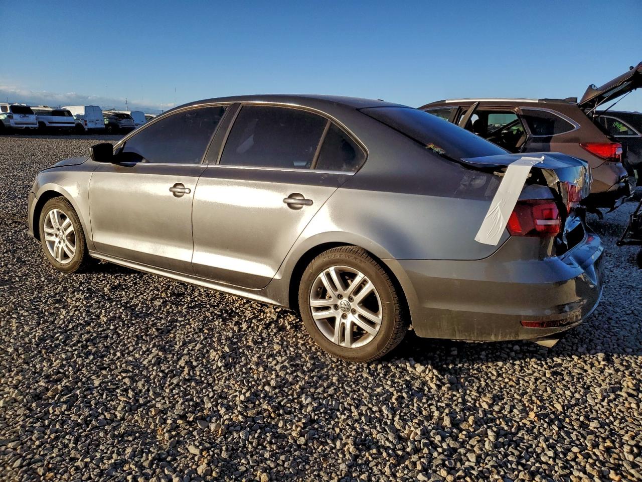 Volkswagen Jetta S Image 2