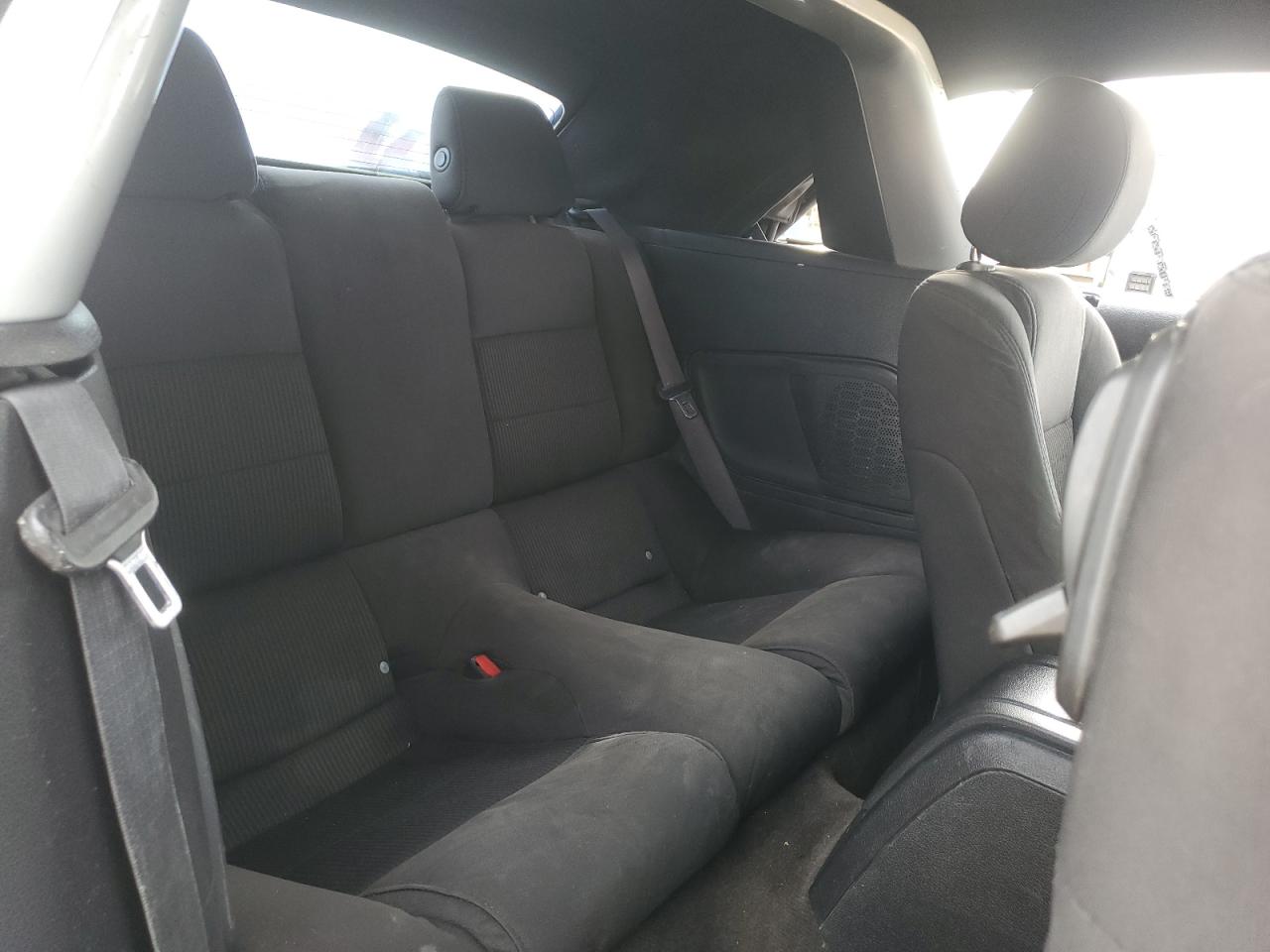 Ford Mustang Image 12