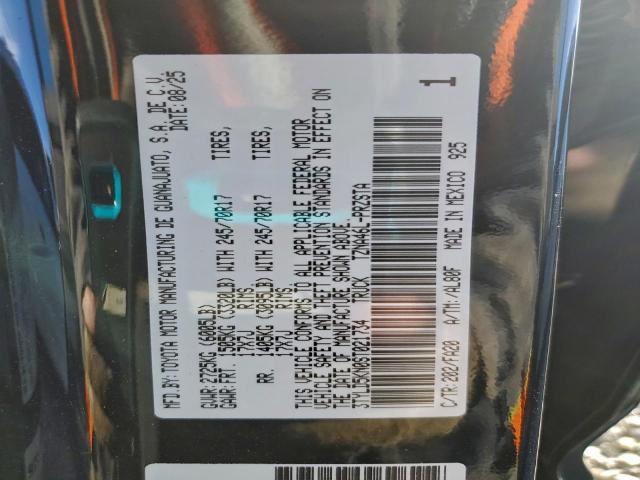 Toyota Tacoma Double Cab Image 12