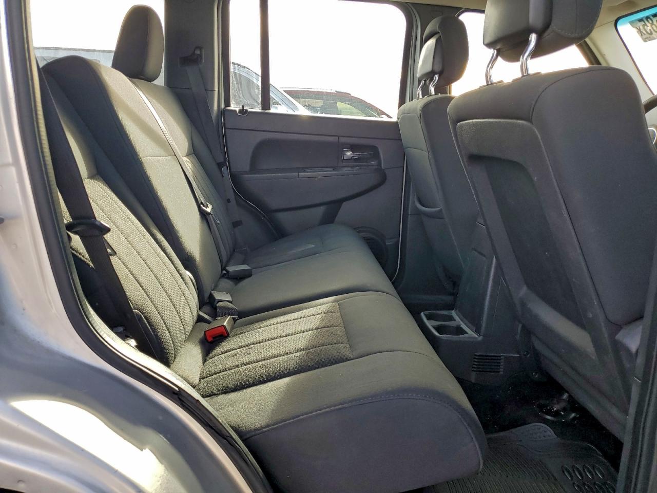 Jeep Liberty Sport Image 7