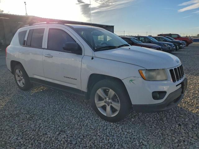 Jeep Compass Latitude Image 8