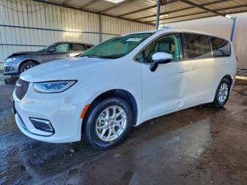  Salvage Chrysler Pacifica
