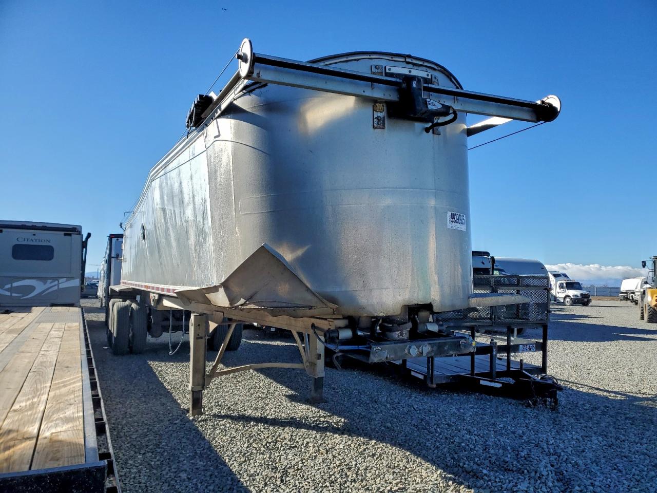 Mack Dump Truck Image 1