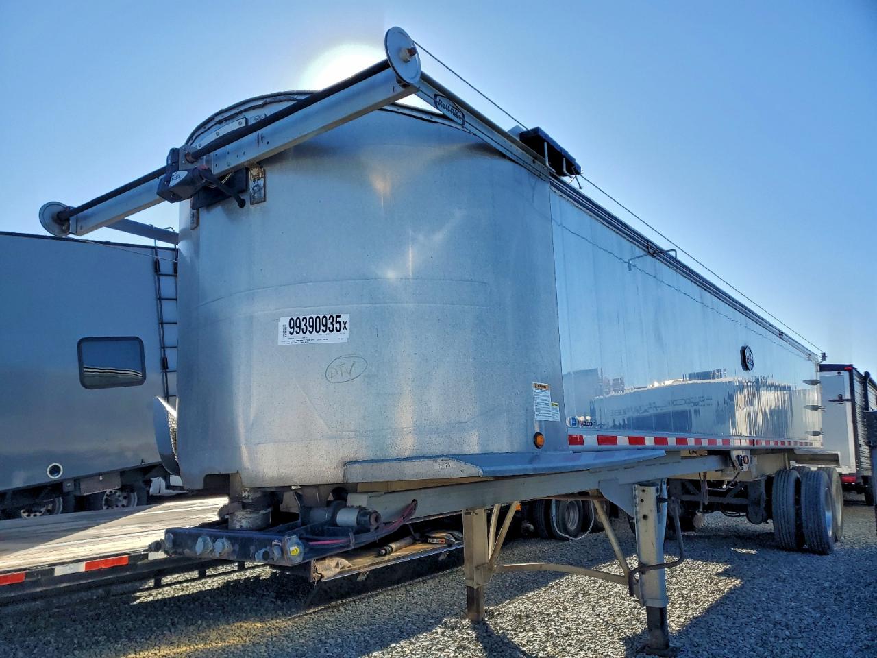 Mack Dump Truck Image 3