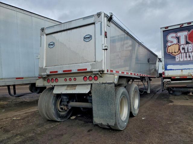 Mack Dump Truck Image 2