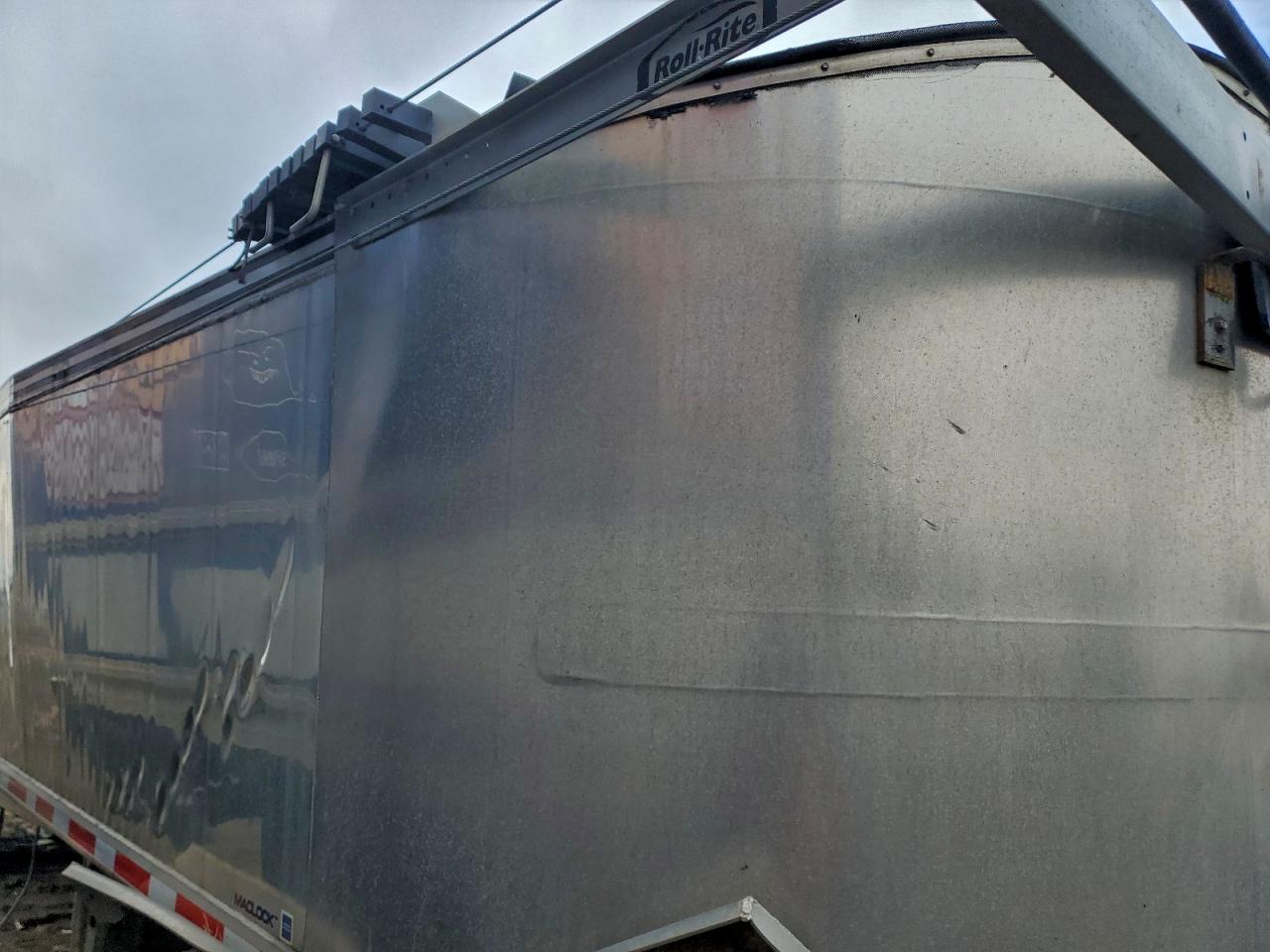 Mack Dump Truck Image 10