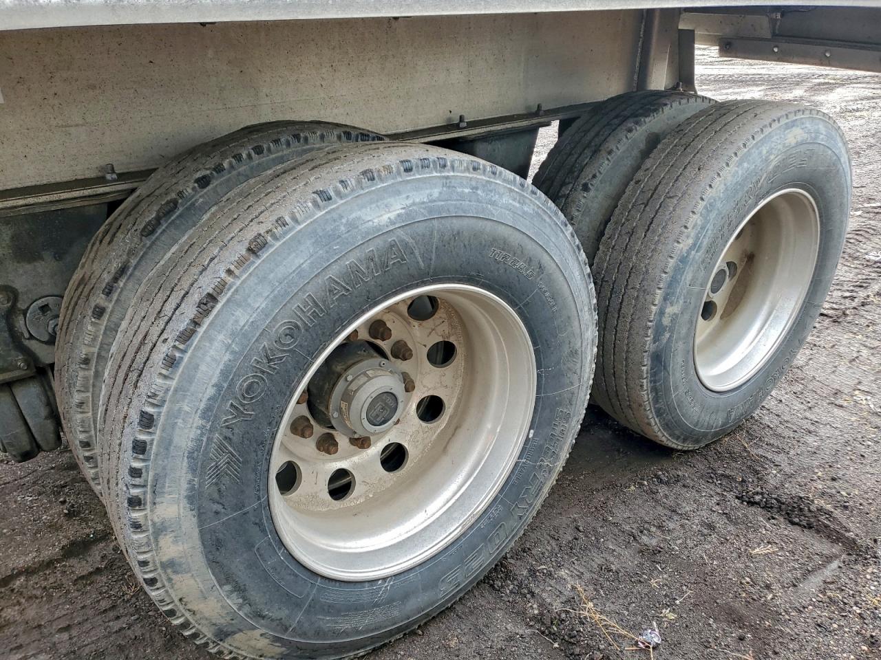 Mack Dump Truck Image 7