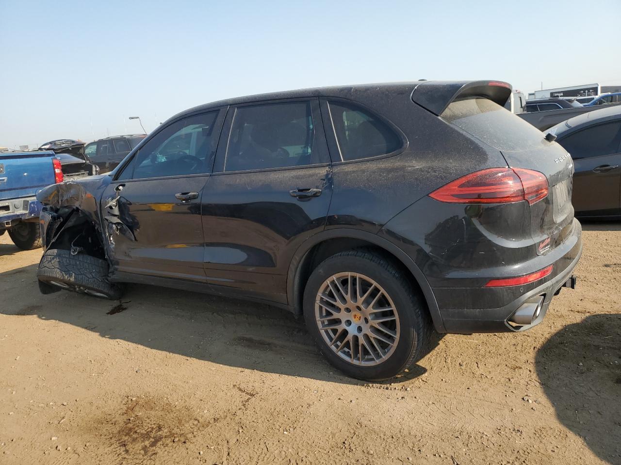 Porsche Cayenne Image 2