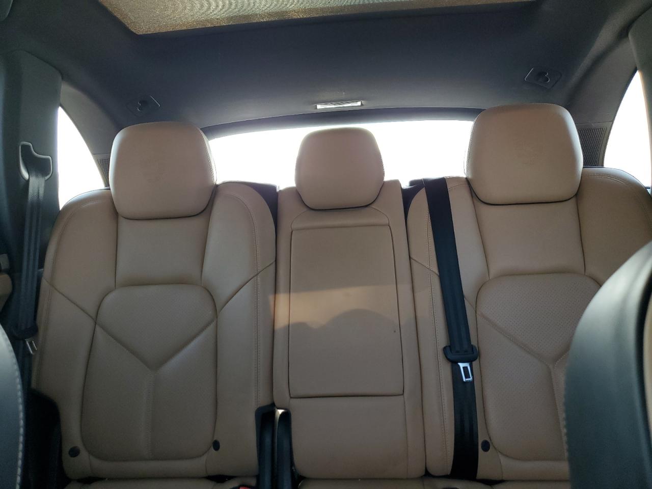 Porsche Cayenne Image 8