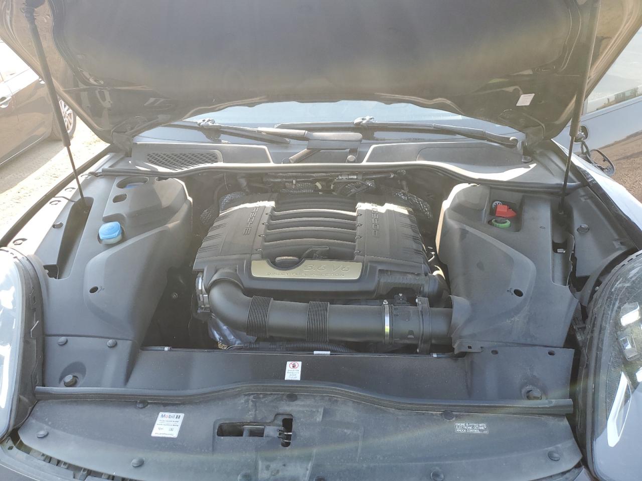 Porsche Cayenne Image 5