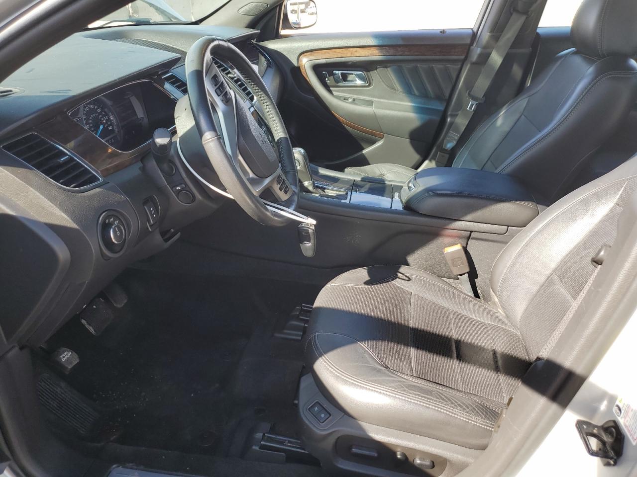 Ford Taurus Limited Image 11