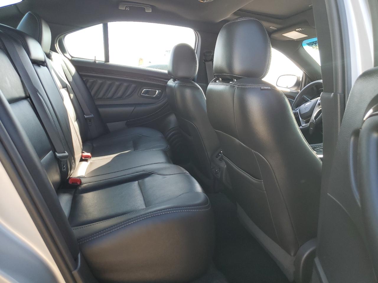 Ford Taurus Limited Image 7