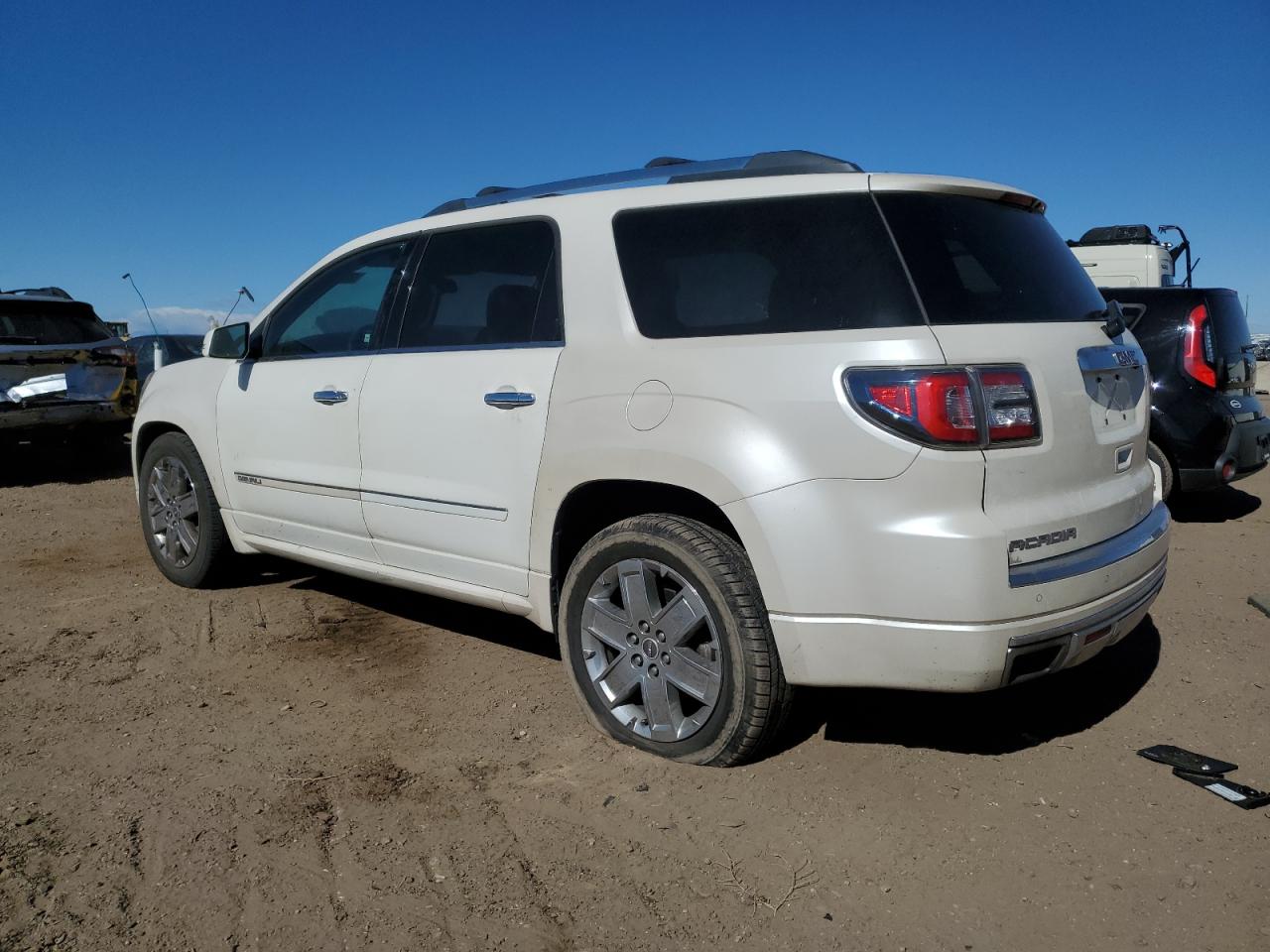 GMC Acadia Denali Image 4