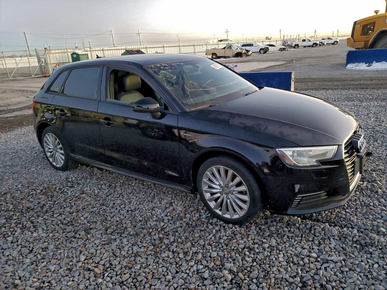 Audi A3 E-tron Premium Image 4