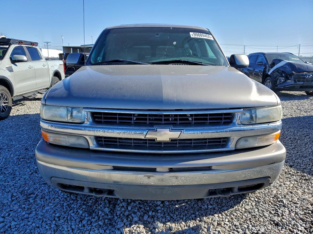 Chevrolet Suburban K1500 Image 2