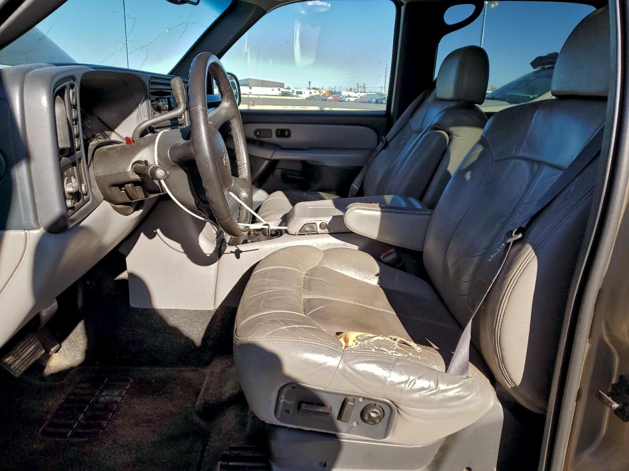 Chevrolet Suburban K1500 Image 9