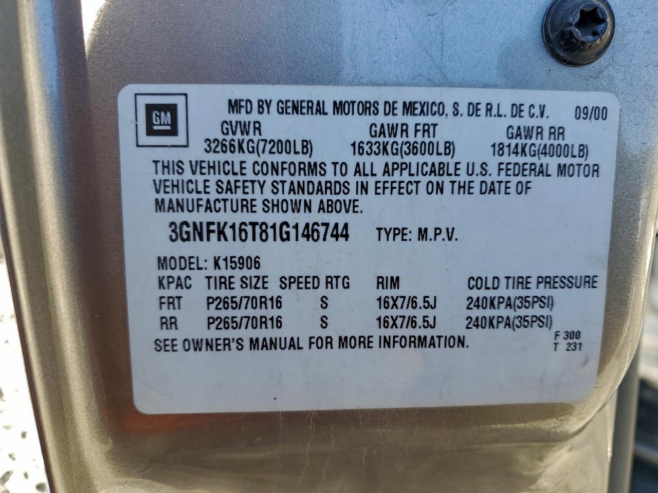 Chevrolet Suburban K1500 Image 3