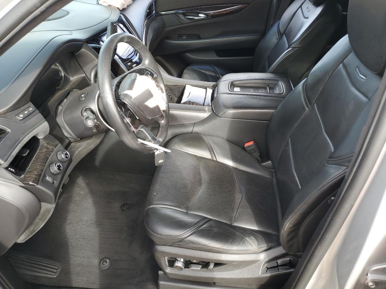 Cadillac Escalade Platinum Image 6