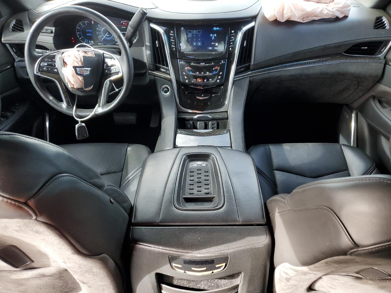 Cadillac Escalade Platinum Image 8