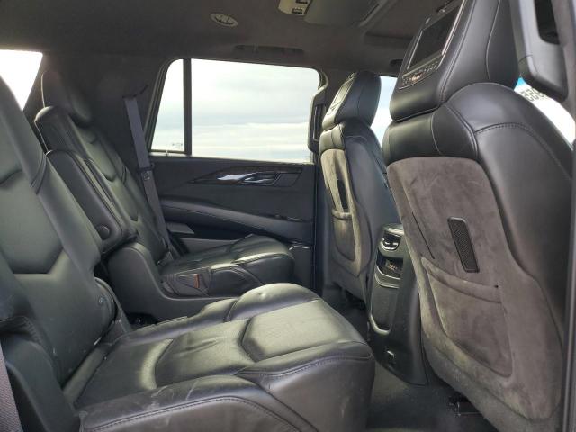 Cadillac Escalade Platinum Image 12