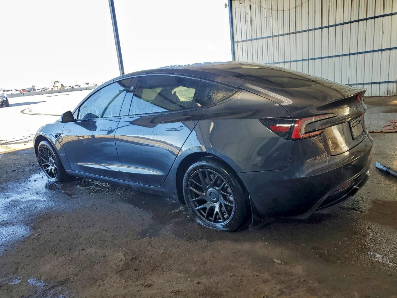 Tesla Model 3 Image 10
