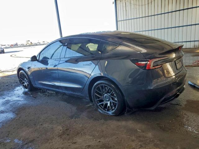 Tesla Model 3 Image 10
