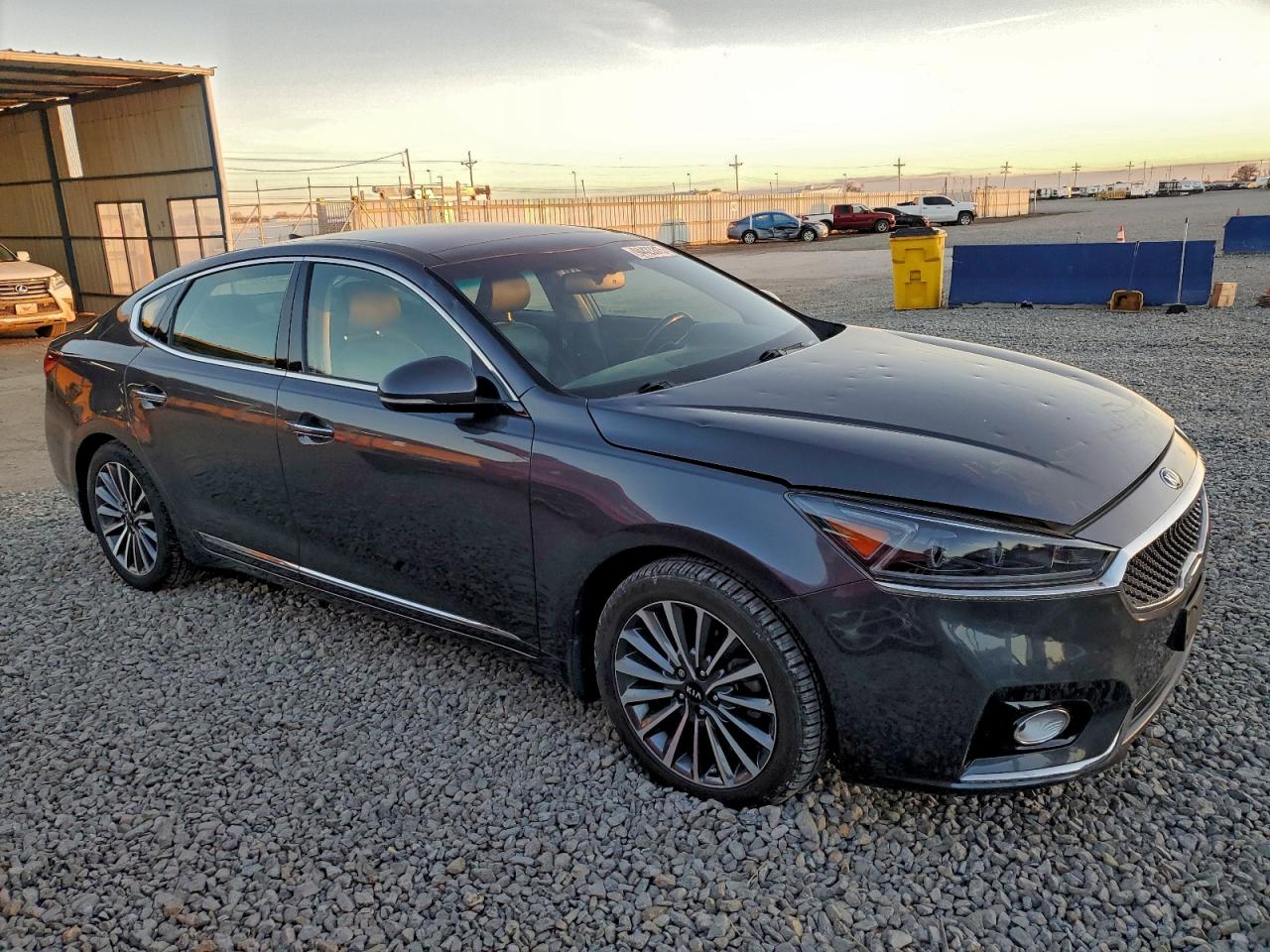 Kia Cadenza Luxury Image 12