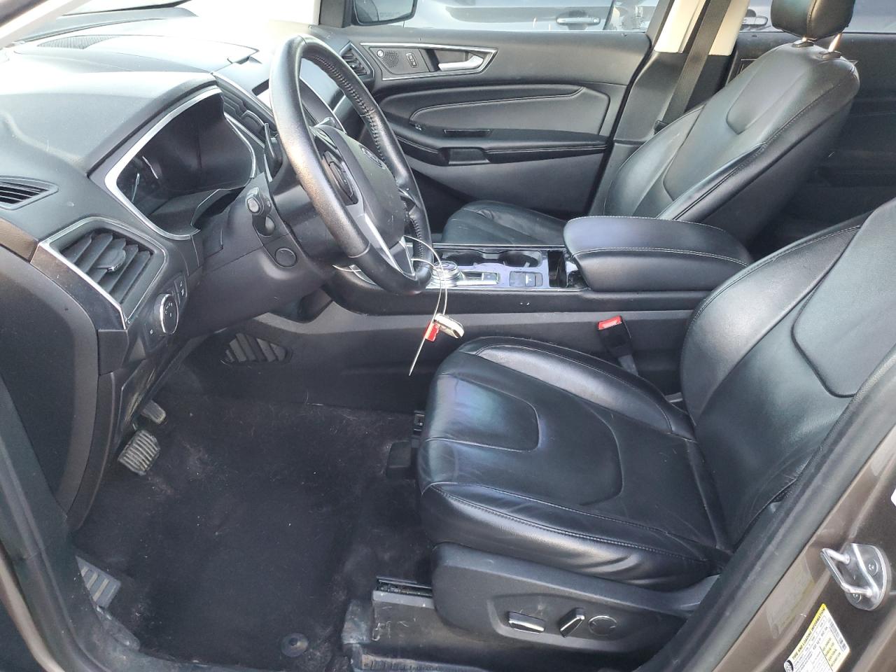 Ford Edge Titanium Image 9