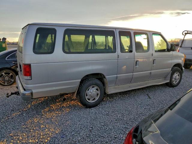 Ford Econoline E350 Super Duty Wagon Image 7