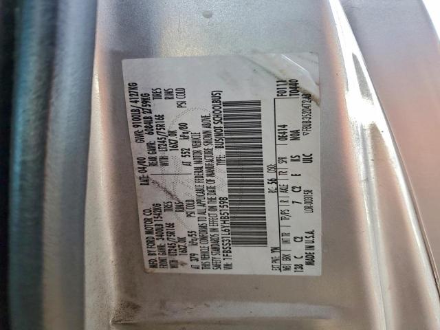 Ford Econoline E350 Super Duty Wagon Image 8