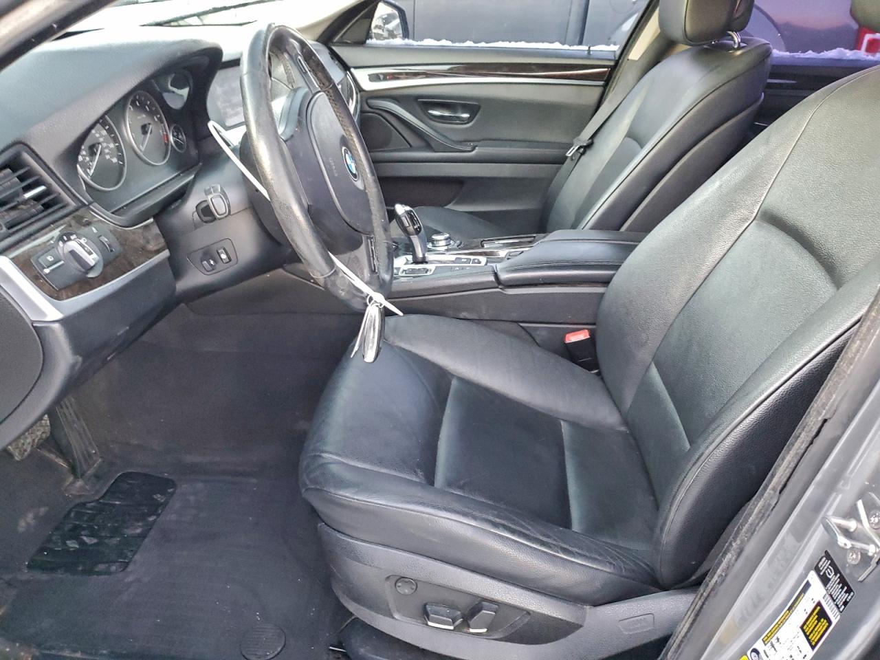 BMW 5 Series Xi Image 8