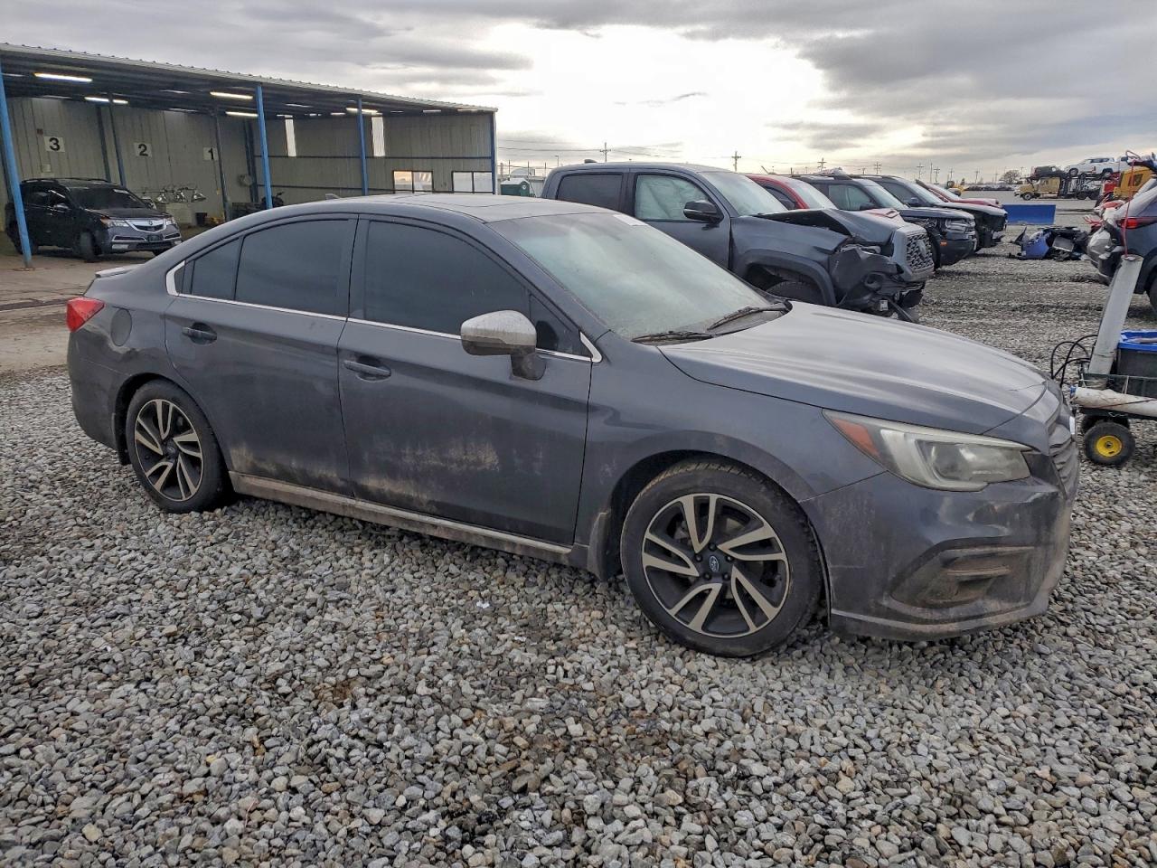 Subaru Legacy Sport Image 8