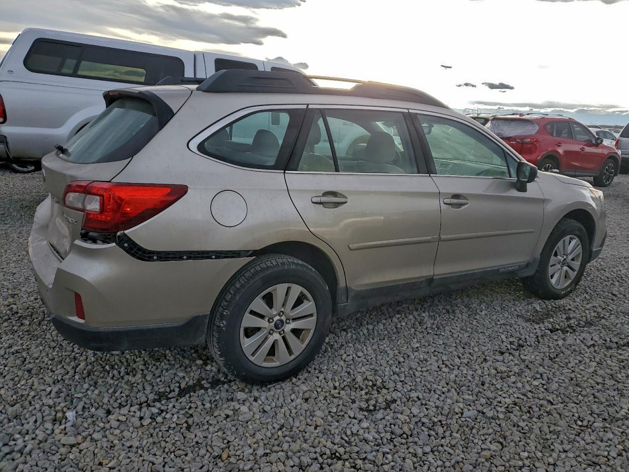 Subaru Outback 2.5i Image 3