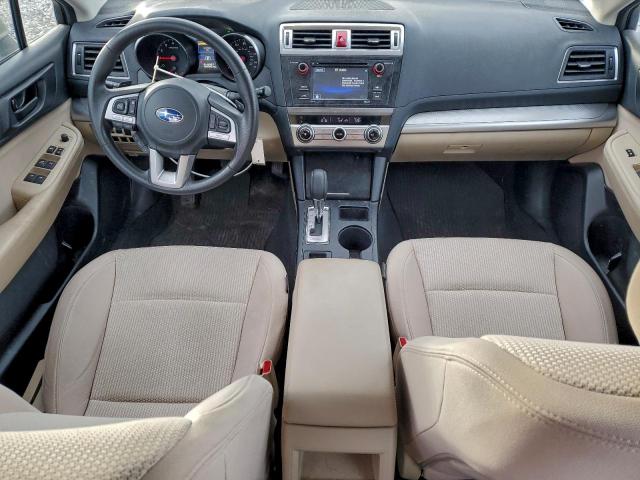 Subaru Outback 2.5i Image 9
