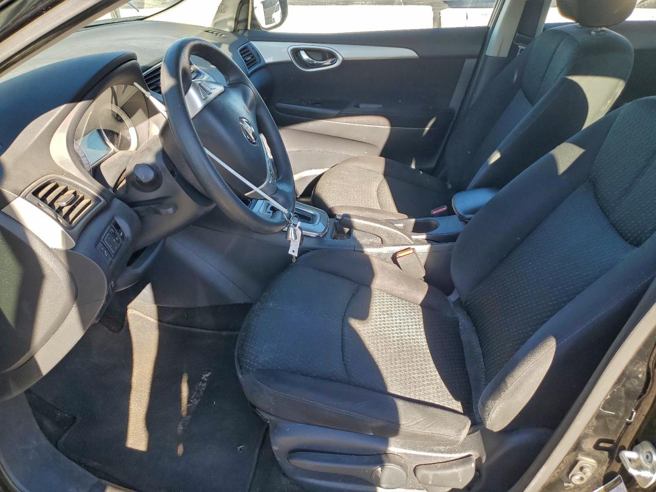 Nissan Sentra S Image 7