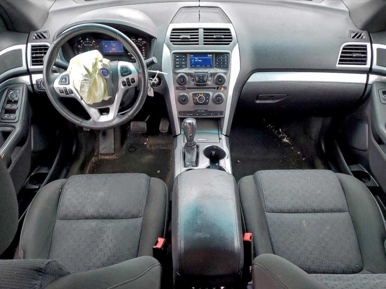 Ford Explorer Xlt Image 9