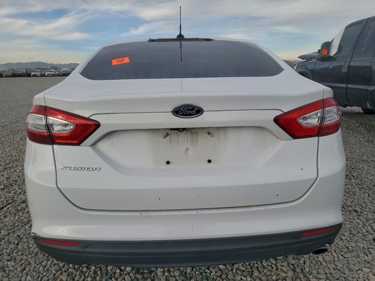 Ford Fusion S Image 11