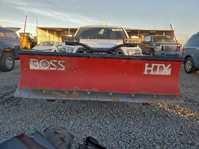 Toyota Tacoma Double Cab Image 2