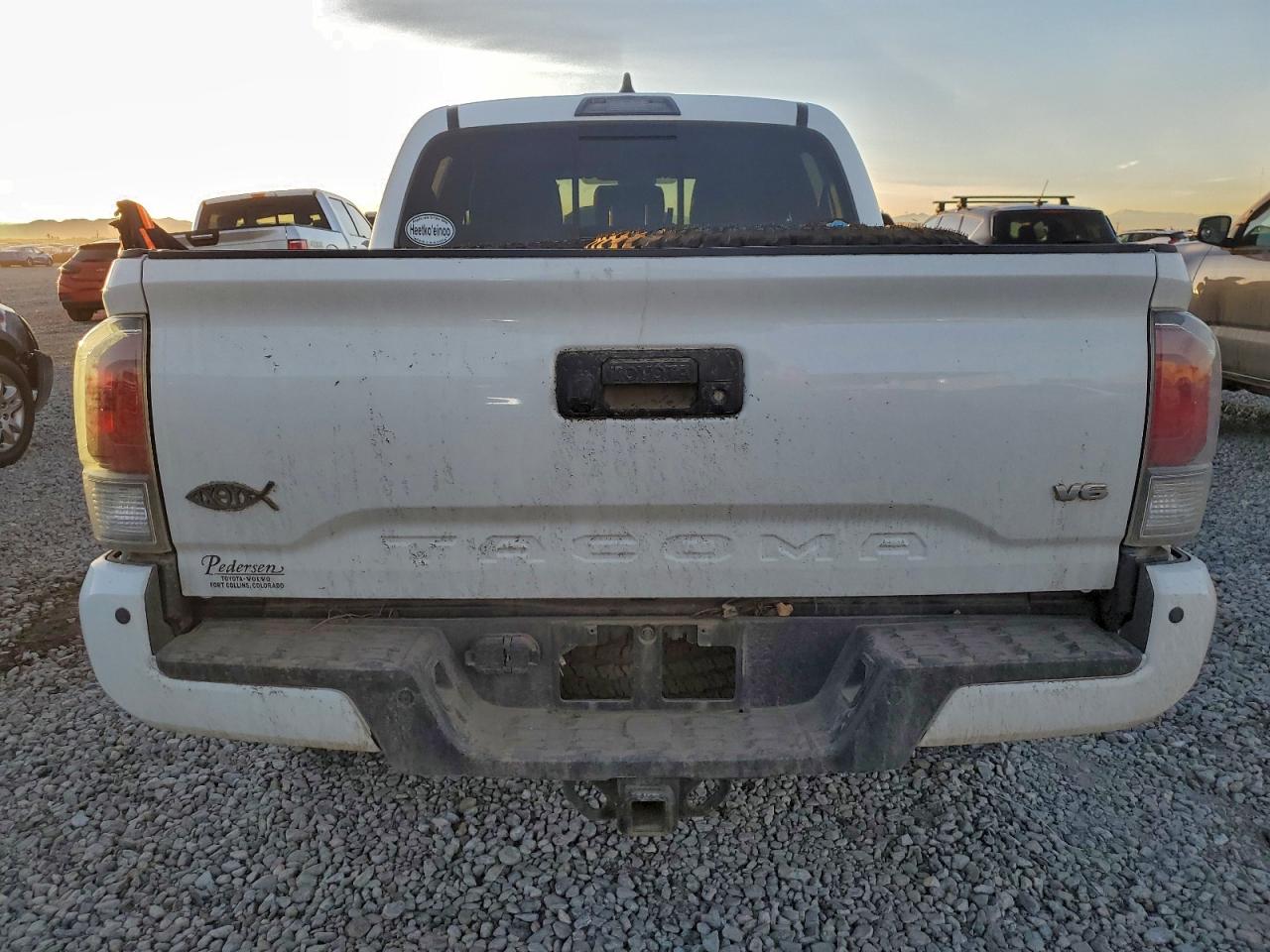 Toyota Tacoma Double Cab Image 8