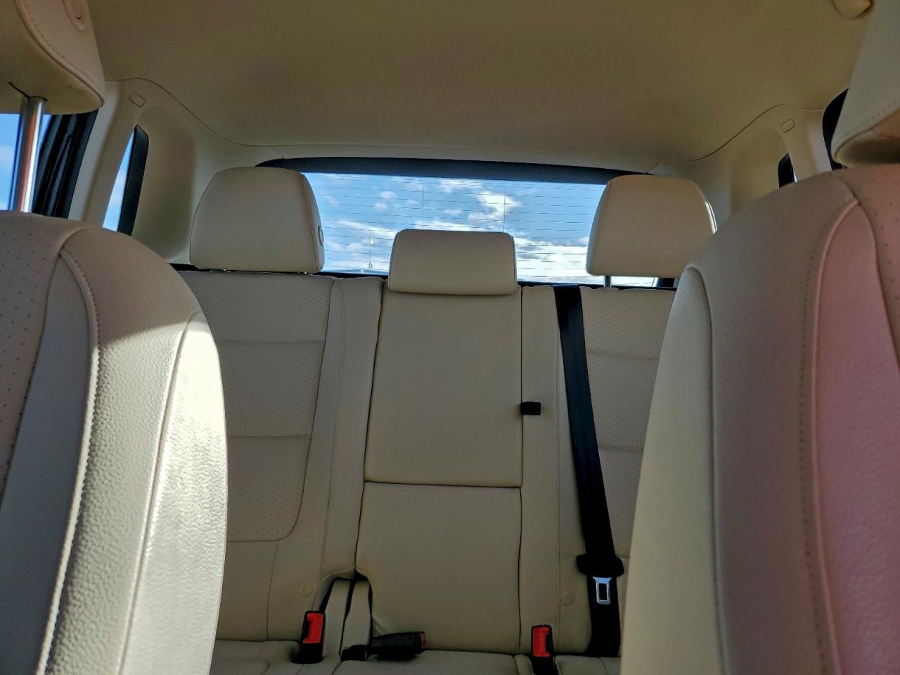 Volkswagen Tiguan S Image 5