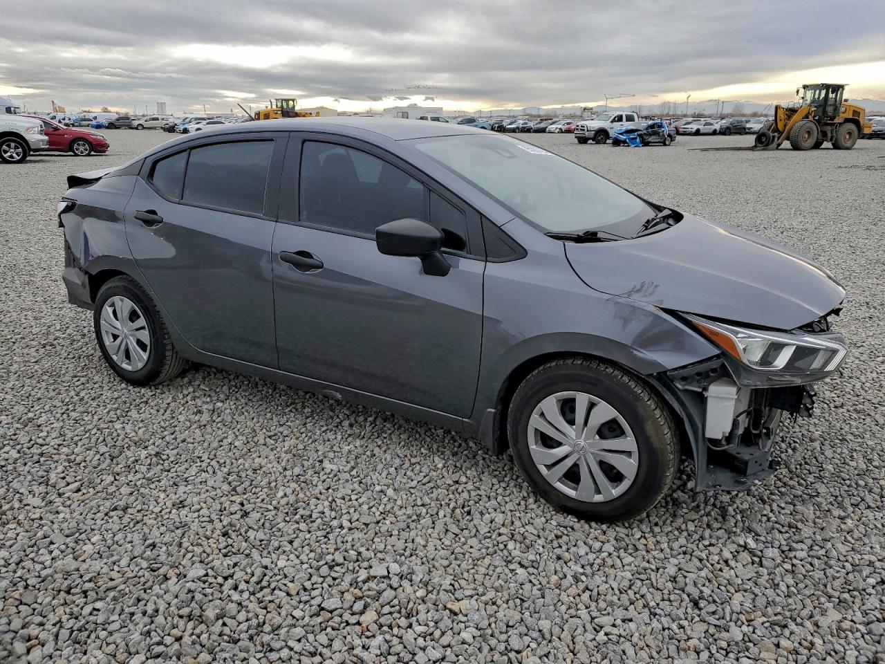 Nissan Versa S Image 5