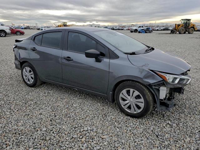 Nissan Versa S Image 5